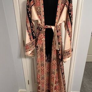 Traditional Thob( dress), did’t fit, new never worn, bought last month .